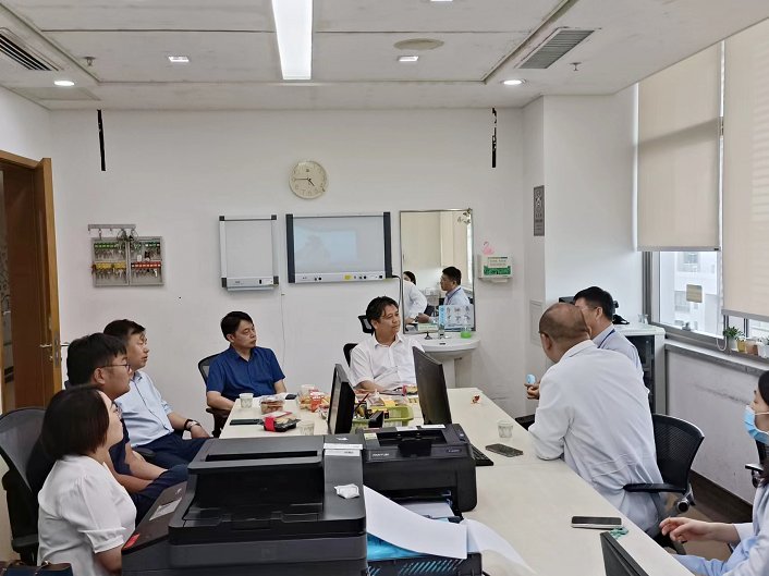 我司董事長(zhǎng)史淵源、首席科學(xué)家王建勛攜團(tuán)隊(duì)前往香港大學(xué)深圳醫(yī)院與血液科王鈞主任交流。